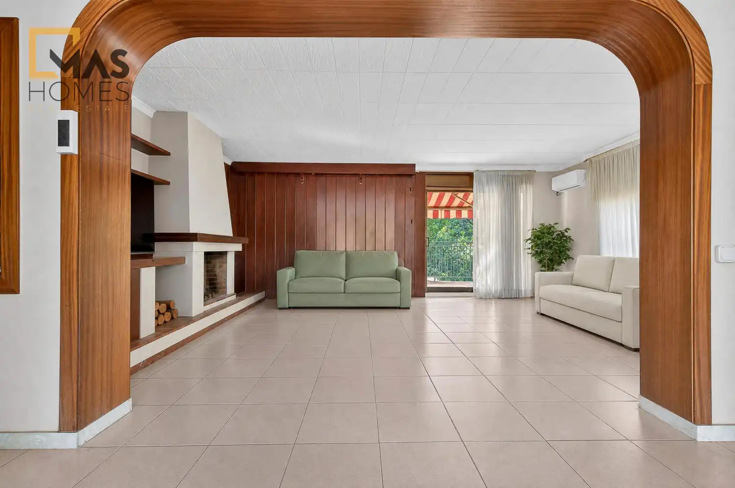 Sala d'estar de Casa o xalet en venda en Castellar del Vallès amb Calefacció, Jardí privat i Traster