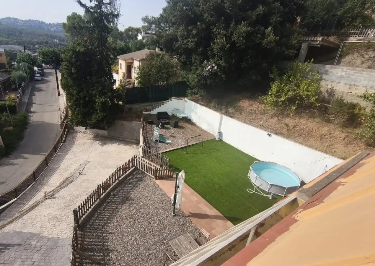 Piscina de Casa o xalet en venda en Cervelló amb Aire condicionat, Calefacció i Jardí privat