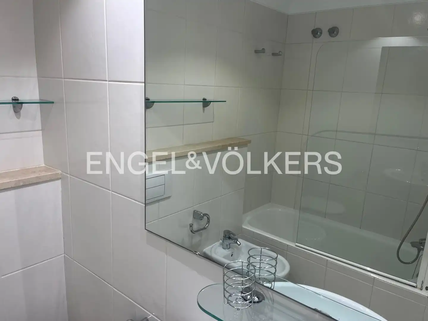 Baño de Casa adosada de alquiler en Oliva con Aire acondicionado, Calefacción y Jardín privado