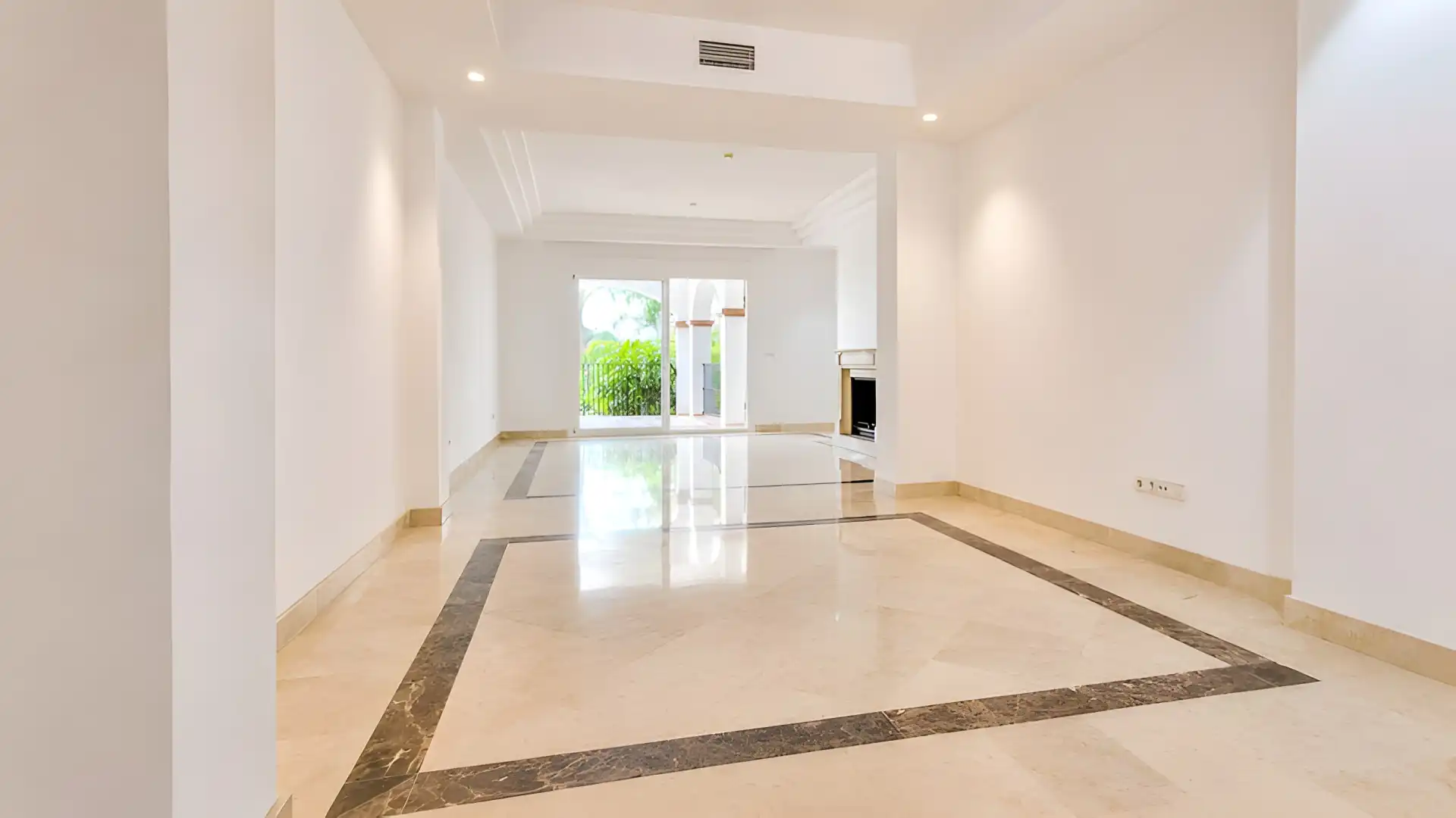 Apartamento con piscina en venta en Milla de Oro