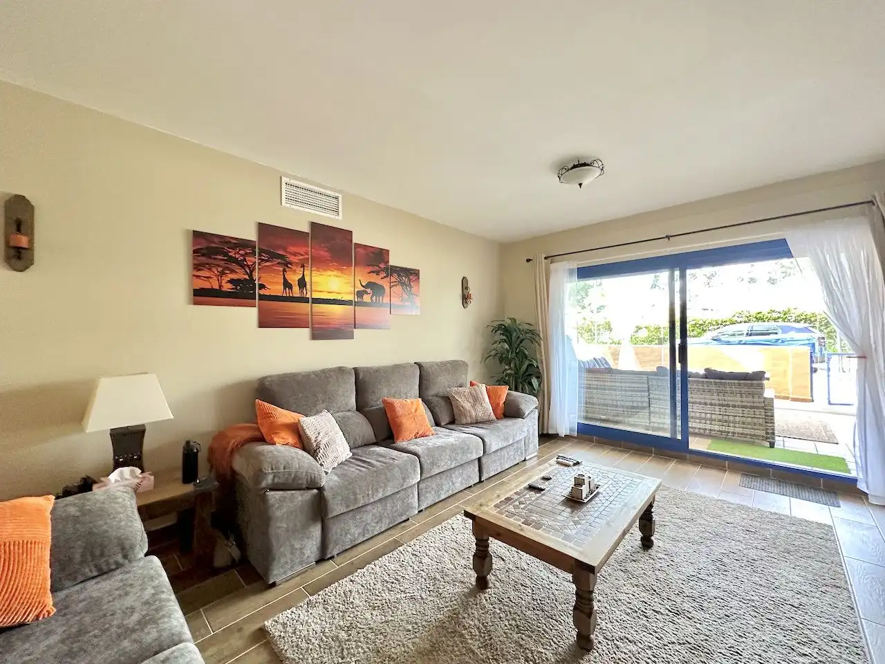 Piso con piscina en venta en La Duquesa, imagen 2