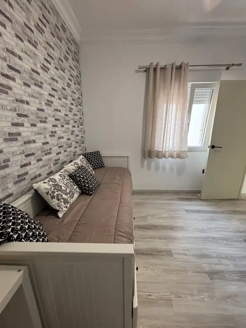 Habitación de Casa adosada en venta en Mairena del Aljarafe con Jardín privado, Parquet y Terraza