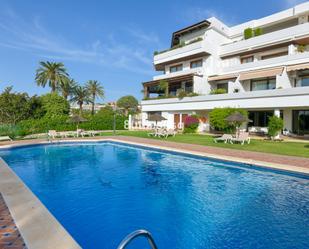 Jardí de Apartament en venda en Marbella amb Jardí privat i Piscina