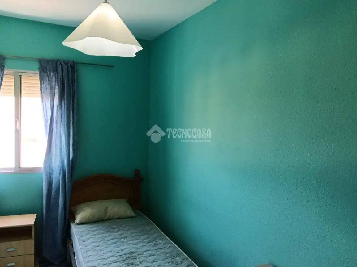 Habitación de Piso en venta en Dos Hermanas con Amueblado y Balcón