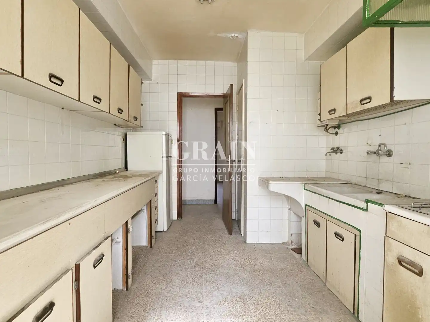 Kitchen of Flat for sale in Albacete  with Balcony