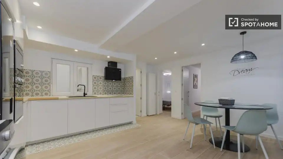 Kitchen of Flat for rent in Valencia  with Air Conditioner, Heating and Furnished