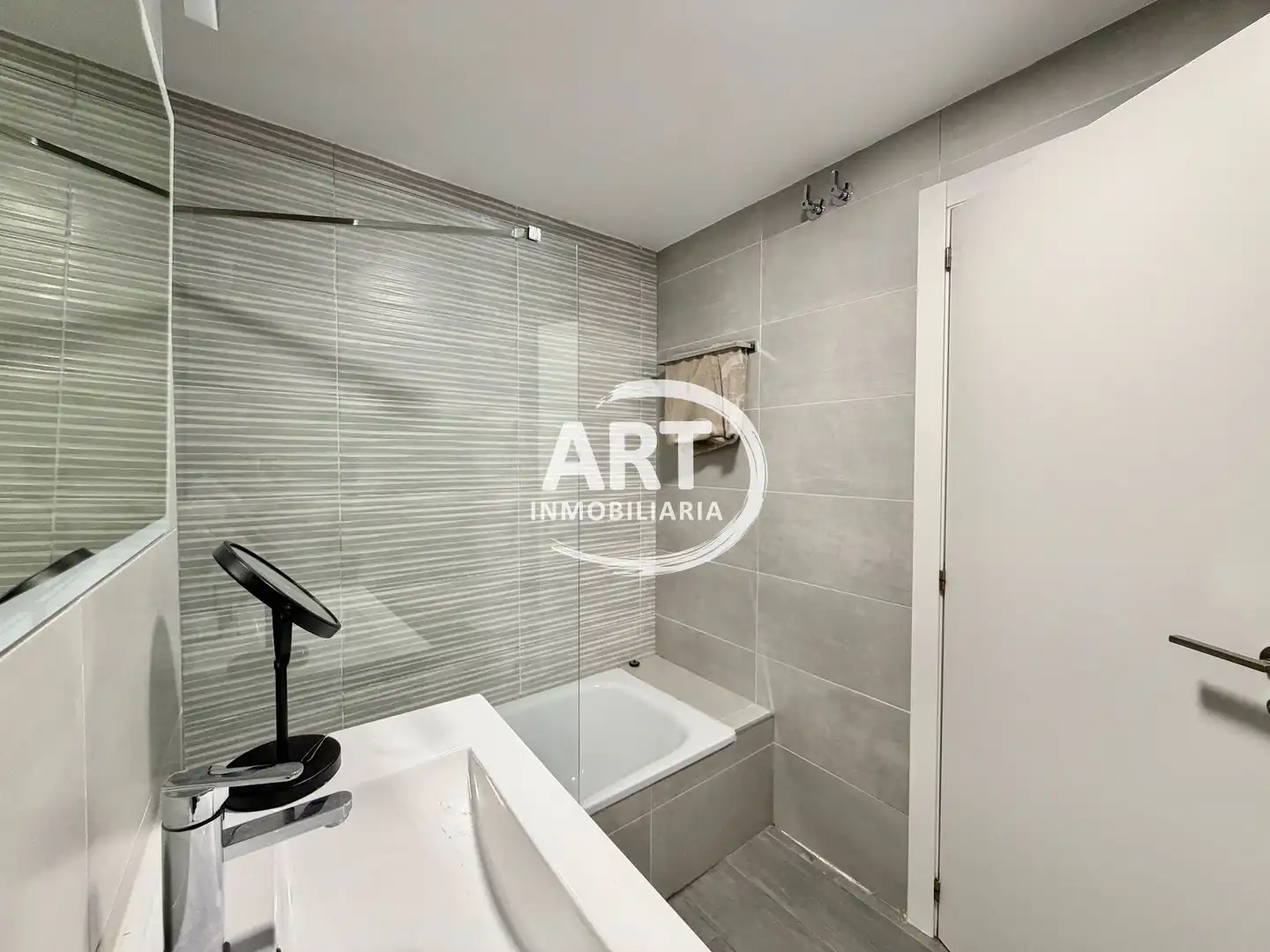 Bathroom of Flat for sale in L'Eliana  with Air Conditioner, Heating and Terrace