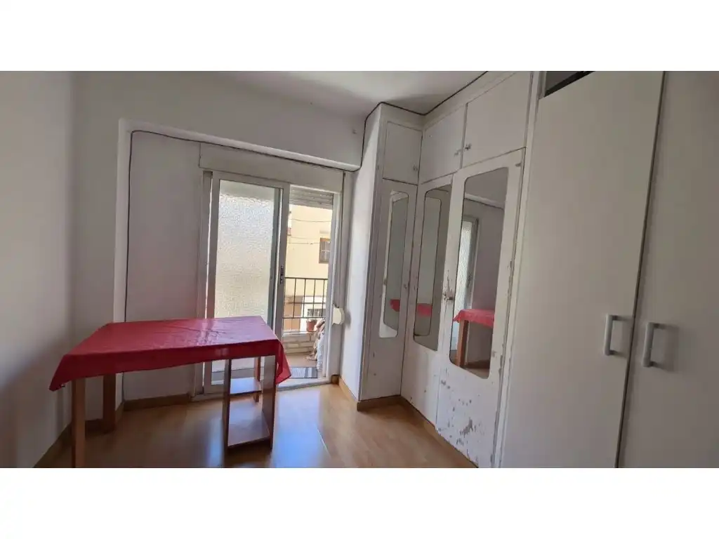 Schlafzimmer von Wohnung zum Verkauf in Mislata mit Klimaanlage, Ofen und Balkon