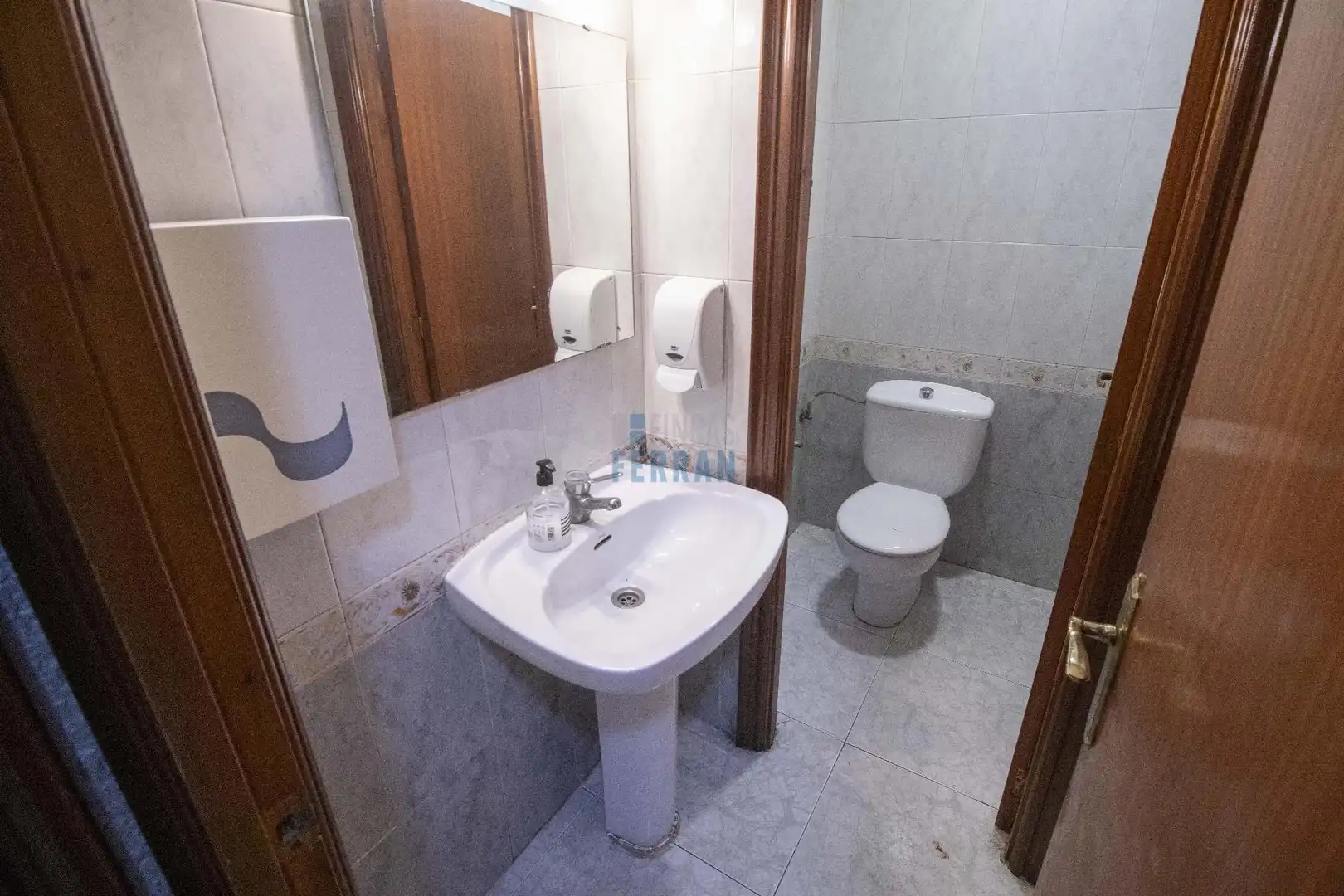 Badezimmer von Geschaftsraum zur Miete in El Vendrell