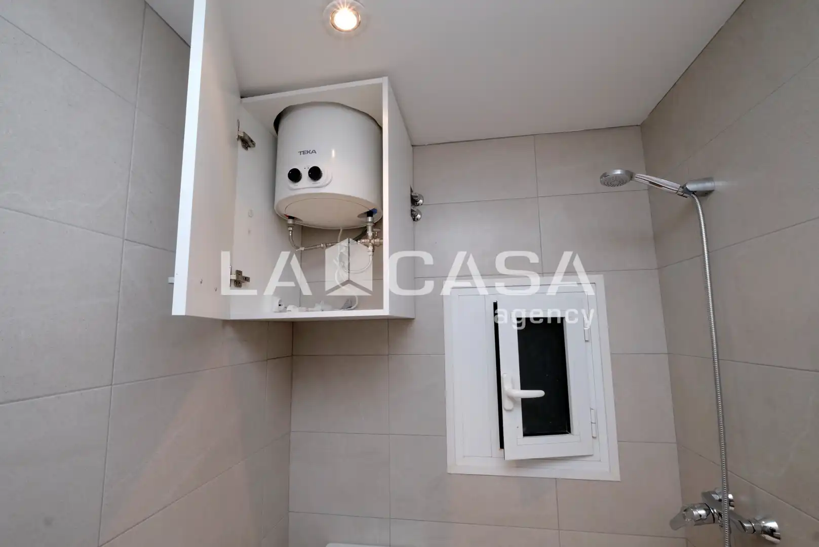 Bathroom of Office for sale in Barcelona