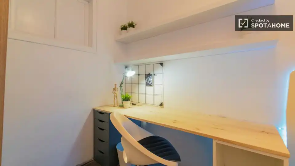Flat for rent in Barcelona  with Air Conditioner, Heating and Furnished