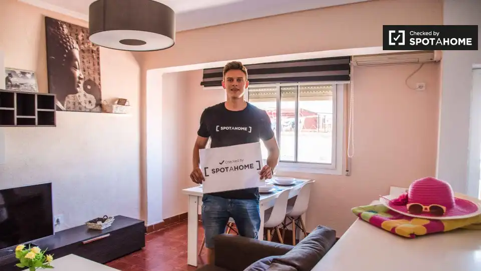 Room in El Cabanyal - El Canyamelar