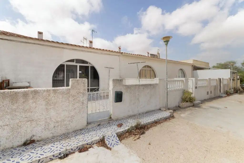 Semi-detached house for sale in C/ Lejona