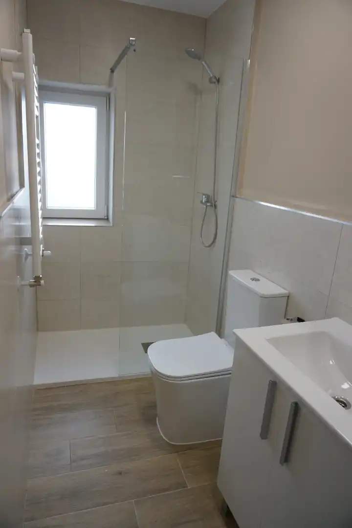 Bany de Casa o xalet per a compartir en Ávila amb Calefacció, Moblat i Rentadora