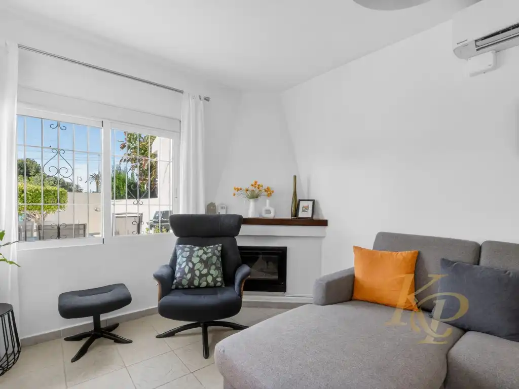 Sala d'estar de Casa o xalet en venda en Torrevieja amb Aire condicionat, Moblat i Forn