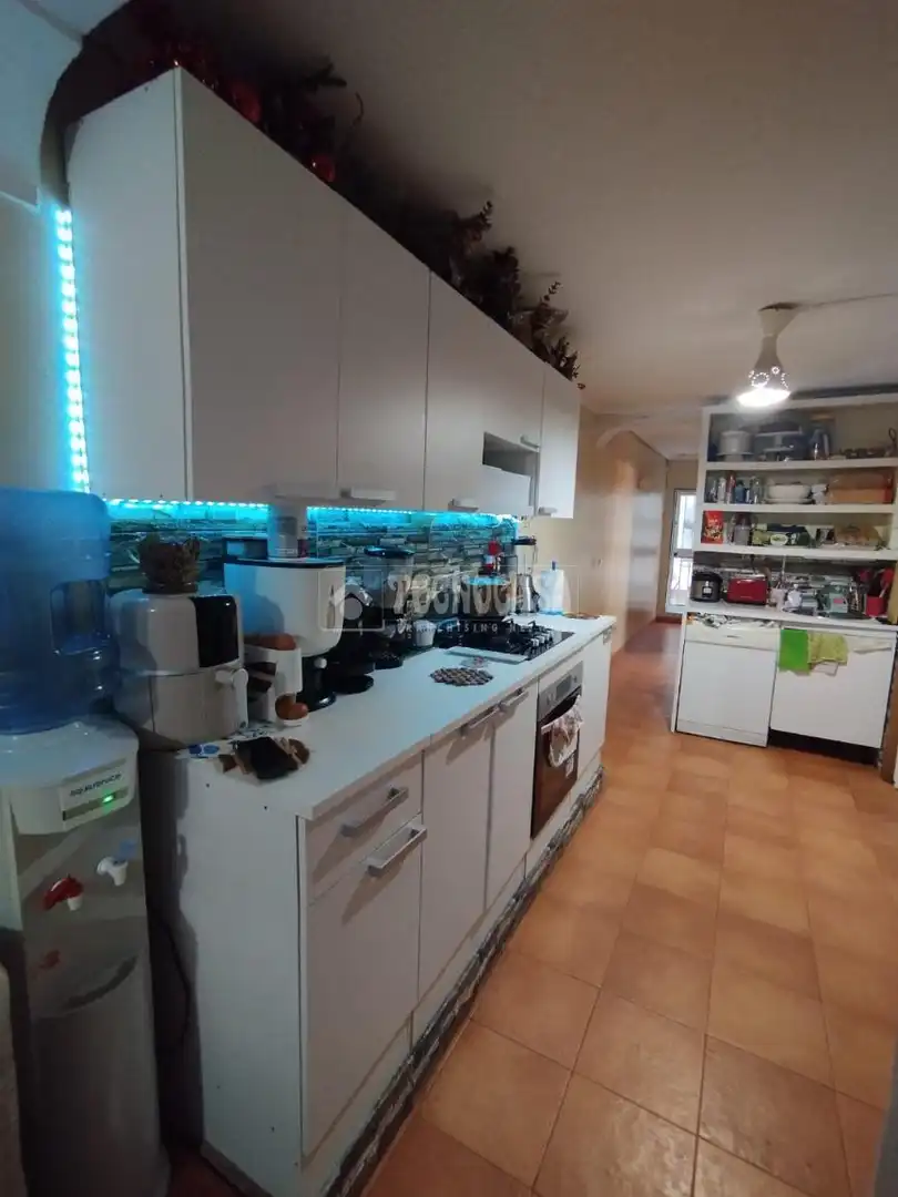 Kitchen of Flat for sale in Sevilla