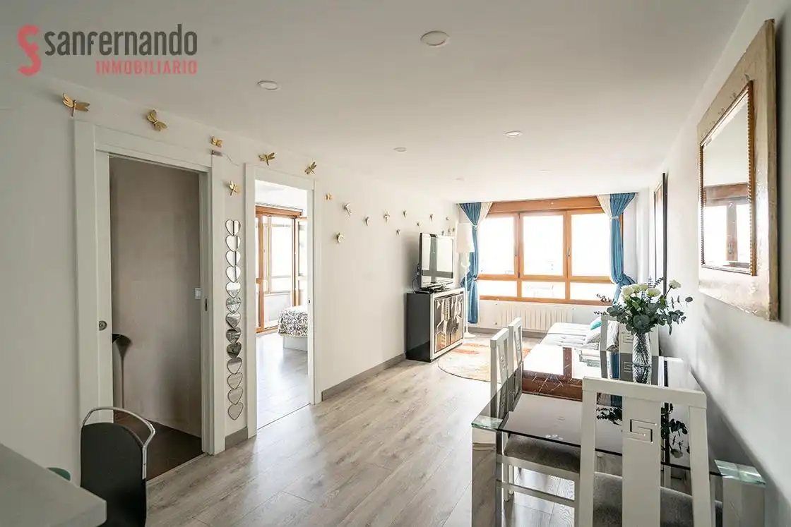 Wohnzimmer von Wohnung zum Verkauf in Santander mit Heizung und Balkon