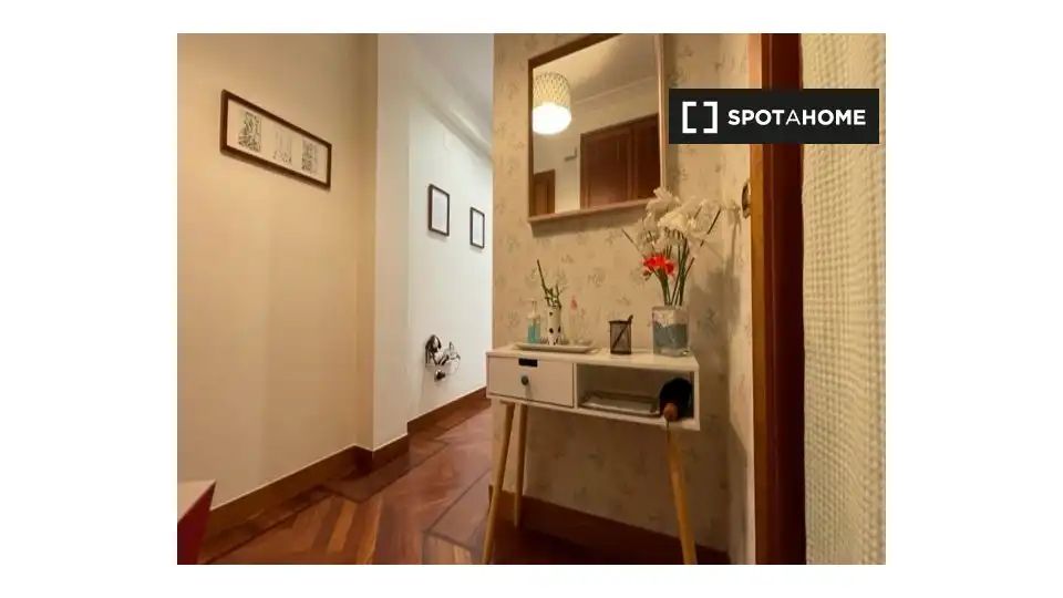Room in Sabino Arana - Jesuitas