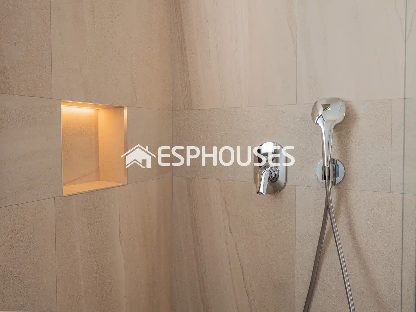 Bathroom of Houses for sale in Finestrat  with Air Conditioner, Terrace and Swimming Pool