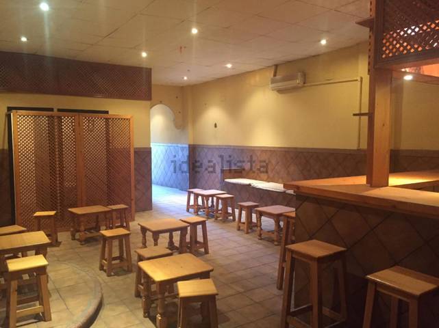 Local comercial en Venta en Avenida Alcalde Luis Uruñuela en Urbadiez - Entrepuentes