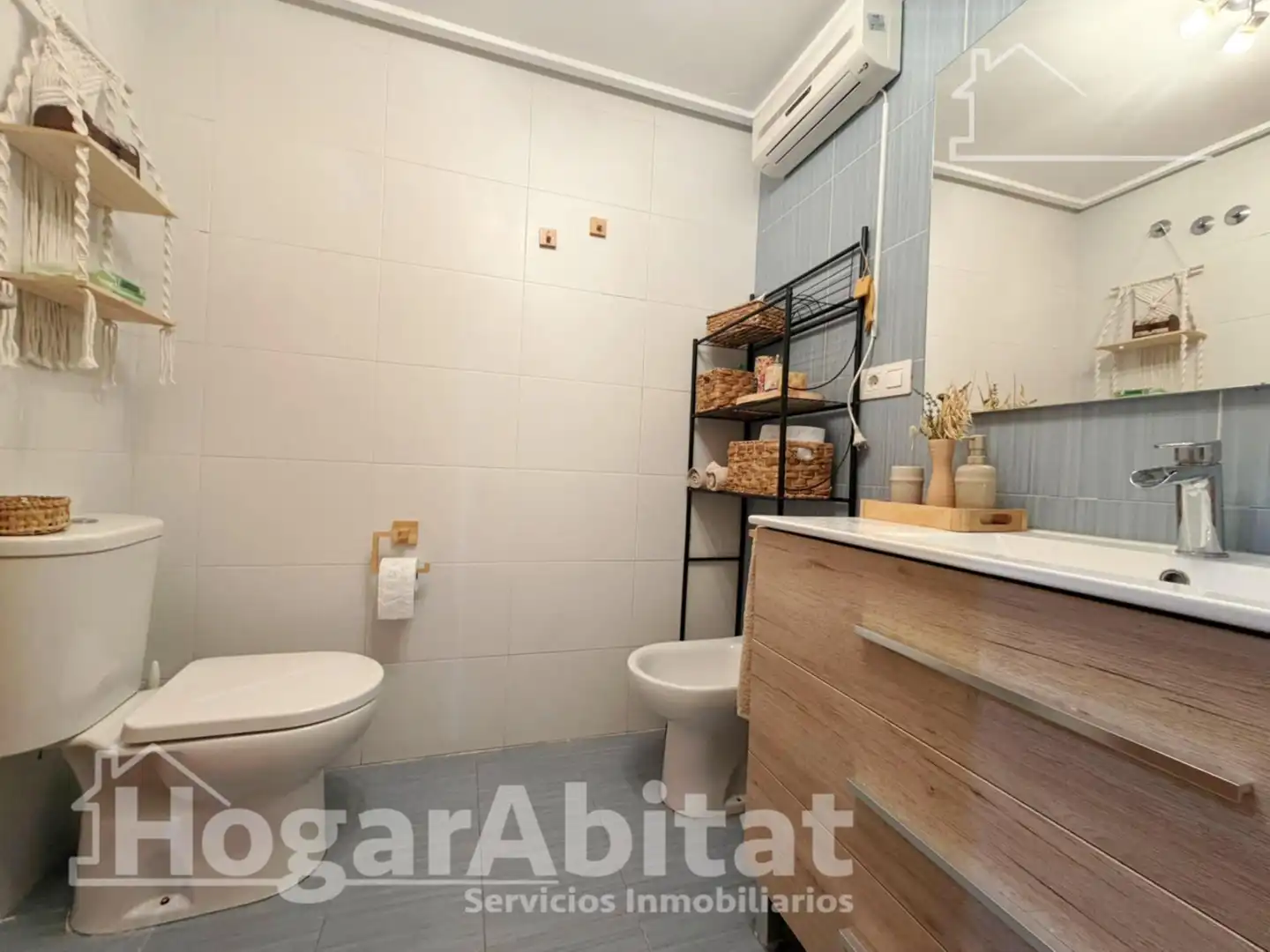 Baño de Piso en venta en Sagunto / Sagunt con Aire acondicionado, Calefacción y Balcón