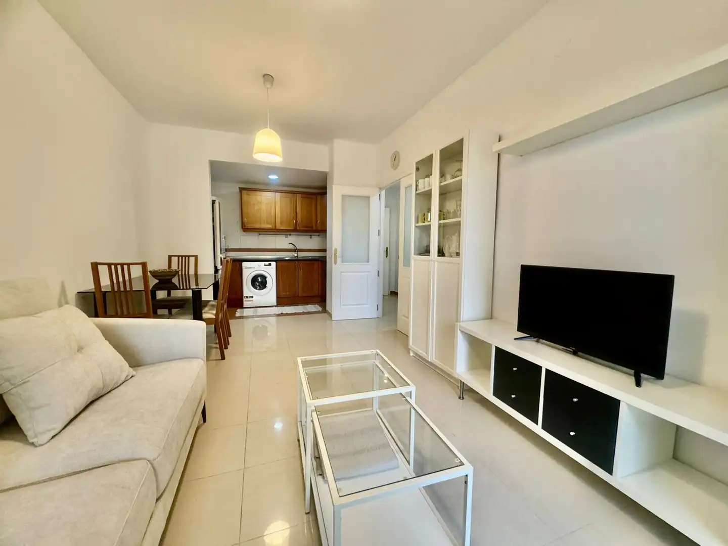 Sala de estar de Piso en venta en Fuengirola con Terraza, Amueblado y Horno