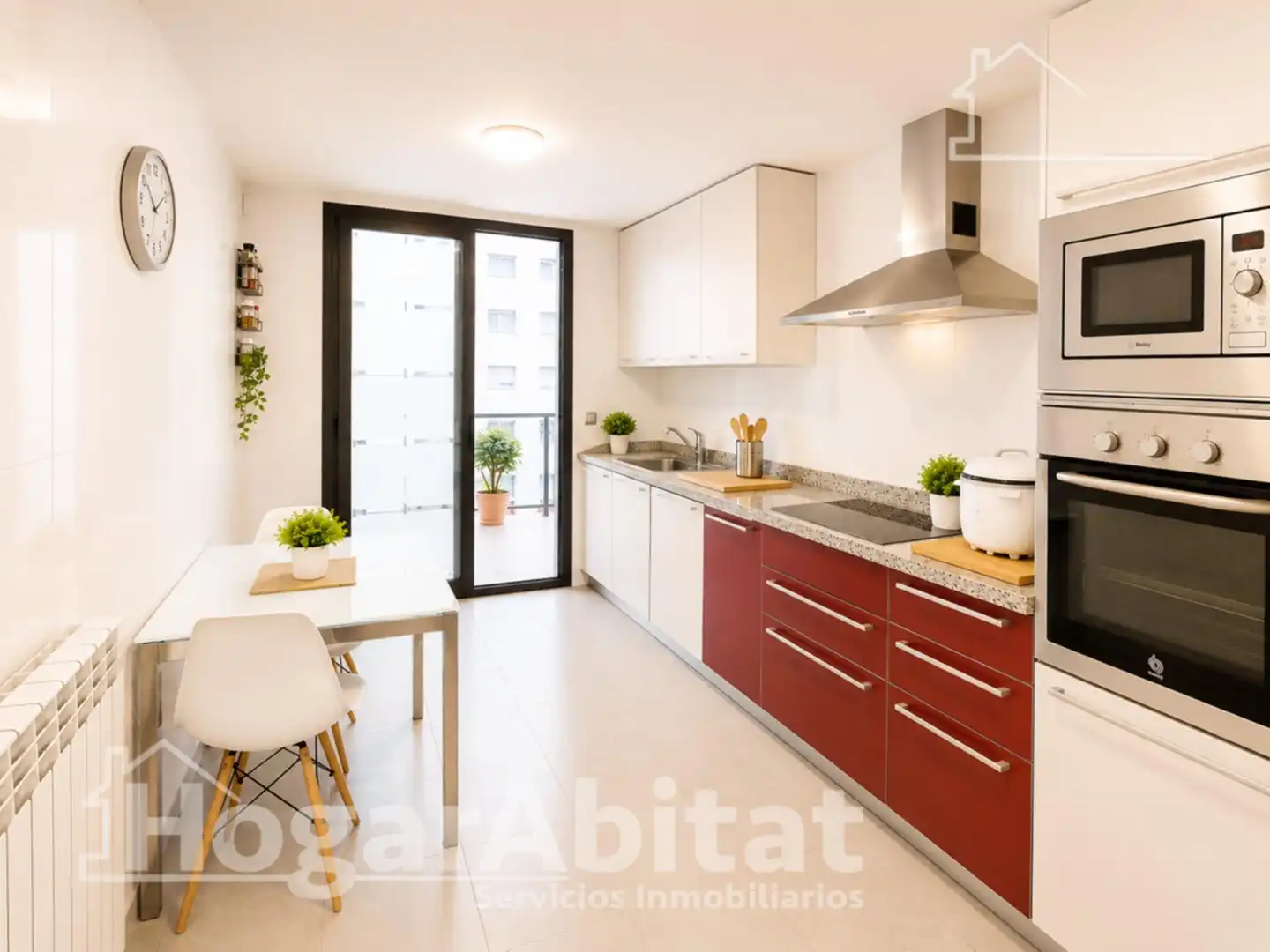 Küche von Wohnung zum Verkauf in Castellón de la Plana / Castelló de la Plana mit Klimaanlage, Abstellraum und Möbliert