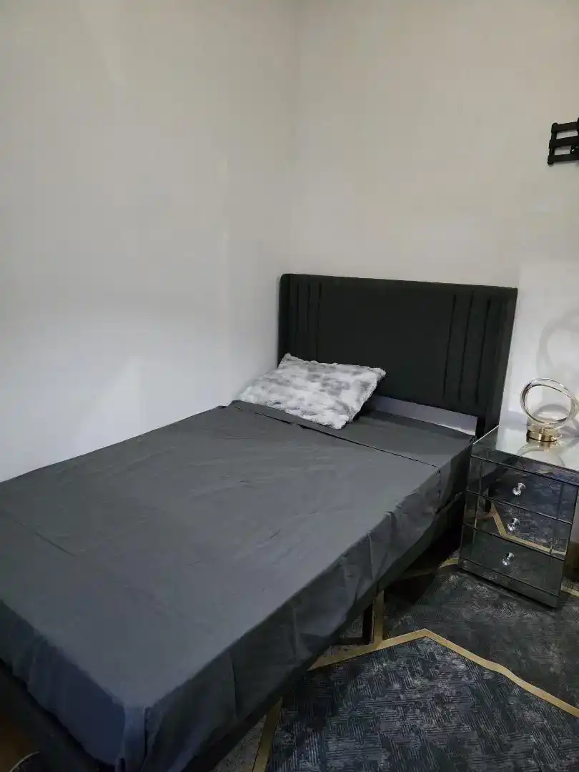 Schlafzimmer von Wohnung zur Miete in Gelida mit Parkett, Möbliert und Ofen