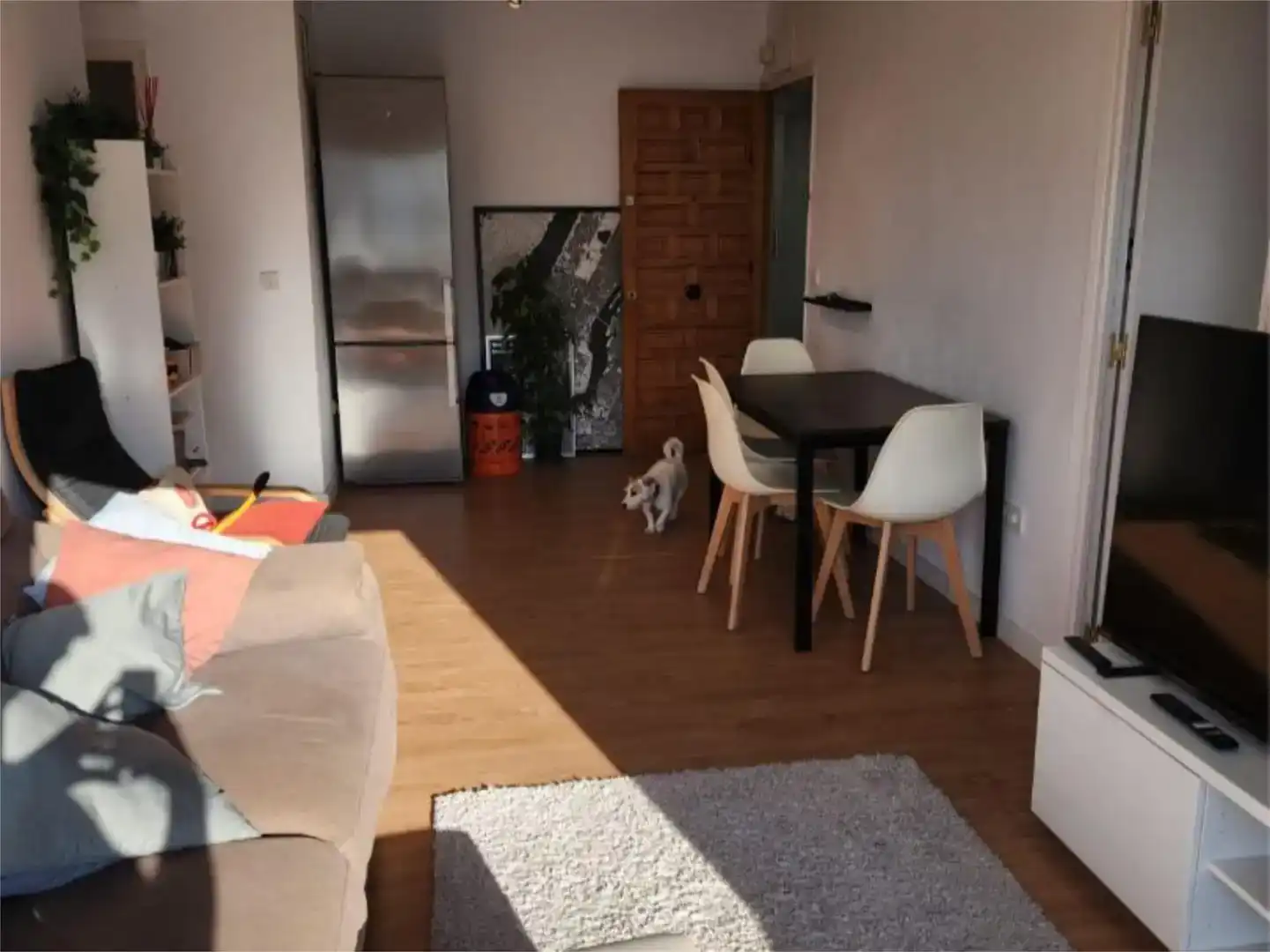 Sala d'estar de Pis en venda en Estepona amb Aire condicionat, Jardí privat i Parquet