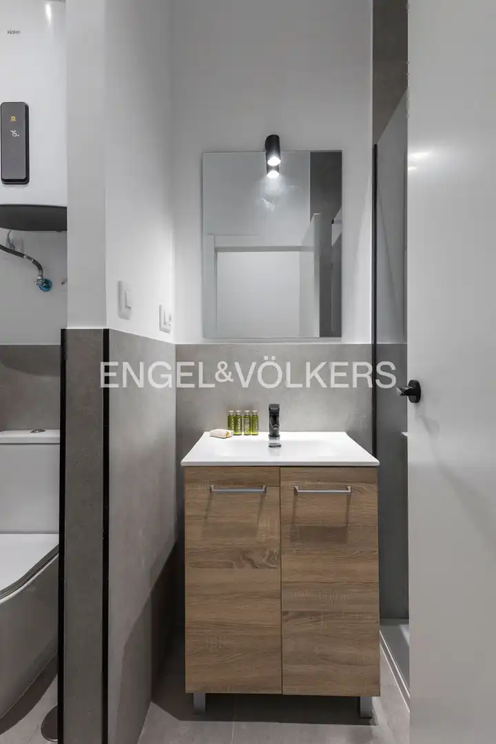 Baño de Piso de alquiler en San Sebastián de los Reyes con Aire acondicionado y Calefacción