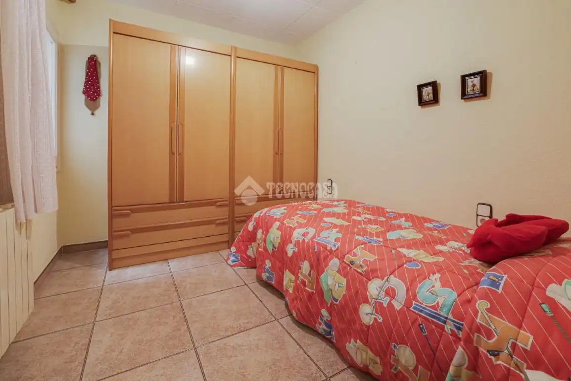 Schlafzimmer von Einfamilien-Reihenhaus zum Verkauf in Terrassa mit Terrasse