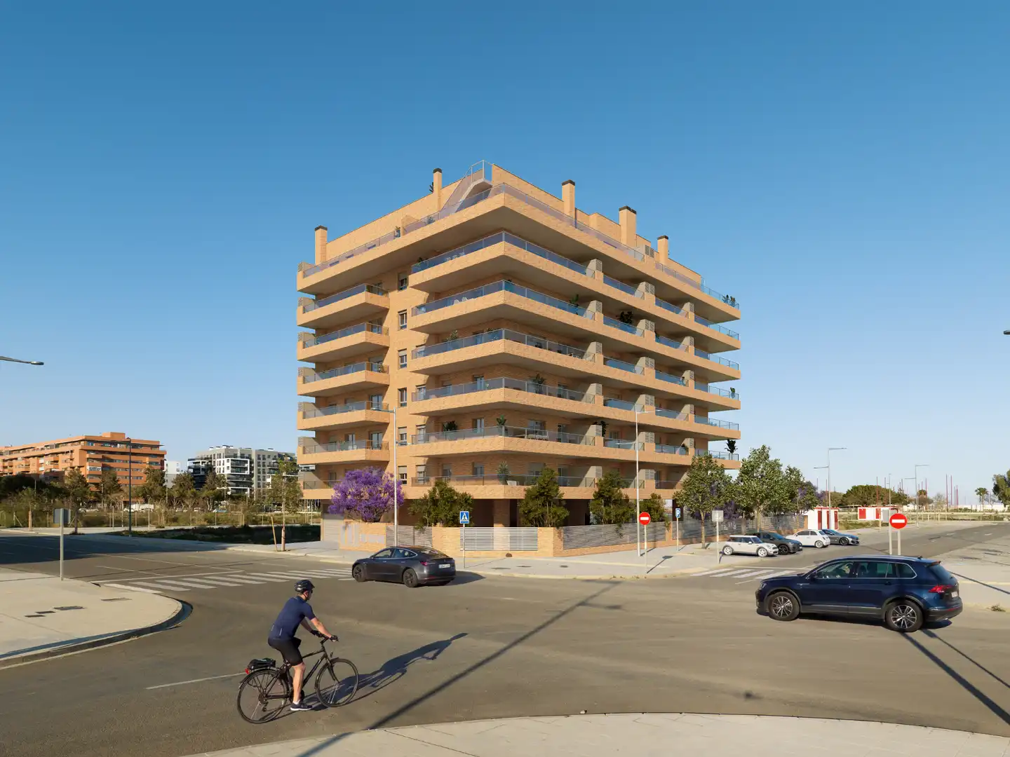Vista exterior de Piso en venta en Almería con Parquet, Terraza y Piscina comunitaria