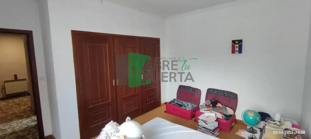 Dormitori de Casa o xalet en venda en Avión amb Calefacció, Jardí privat i Traster