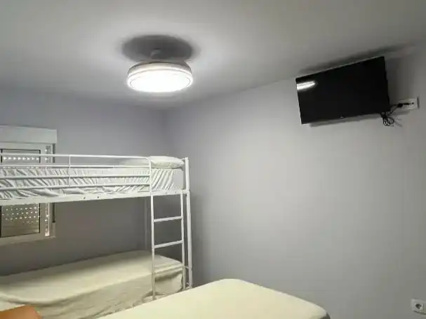 Habitación de Piso para compartir en Tauste con Aire acondicionado, Trastero y Amueblado