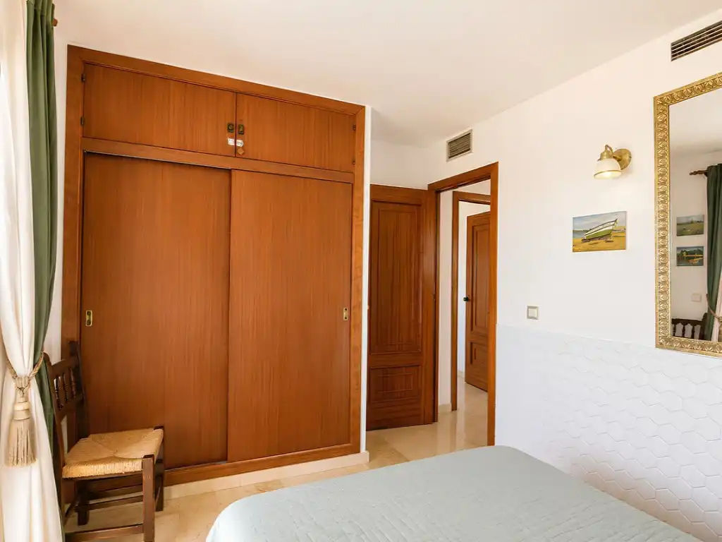 Habitación de Piso en venta en Fuengirola con Aire acondicionado, Terraza y Amueblado