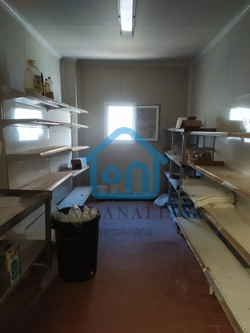 Nave industrial en venta en Utiel con Alarma