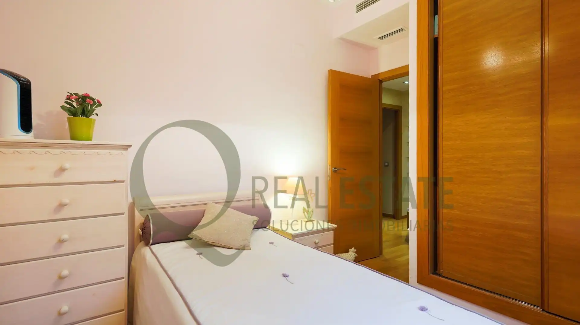 Dormitori de Casa o xalet en venda en Alicante / Alacant amb Calefacció, Jardí privat i Traster