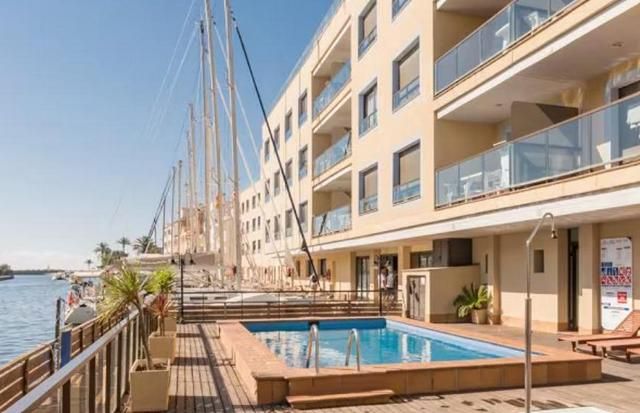Piscina de Apartamento en venta en Empuriabrava con Aire acondicionado, Calefacción y Terraza