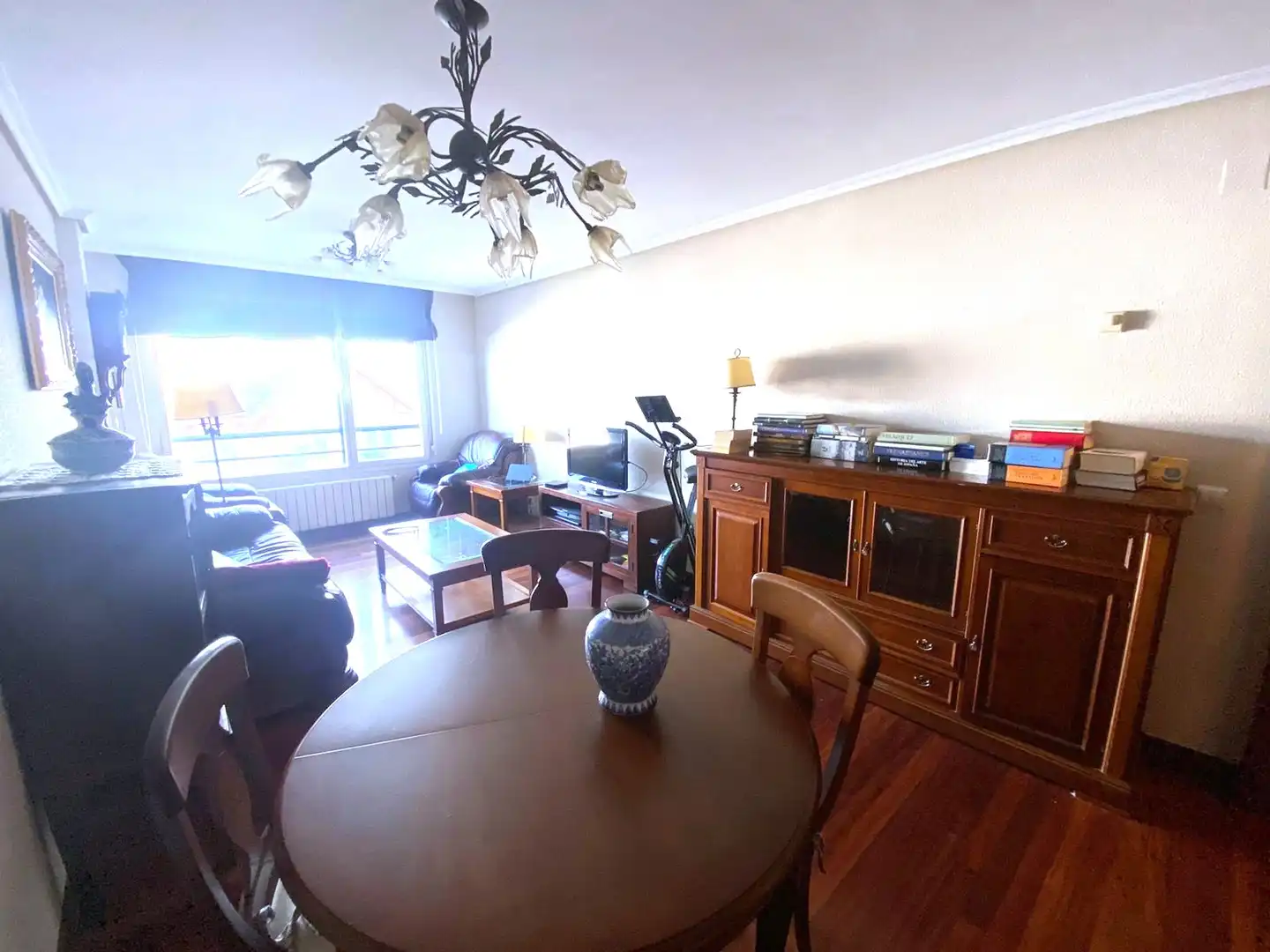 Sala d'estar de Pis en venda en Castro-Urdiales amb Calefacció, Parquet i Terrassa