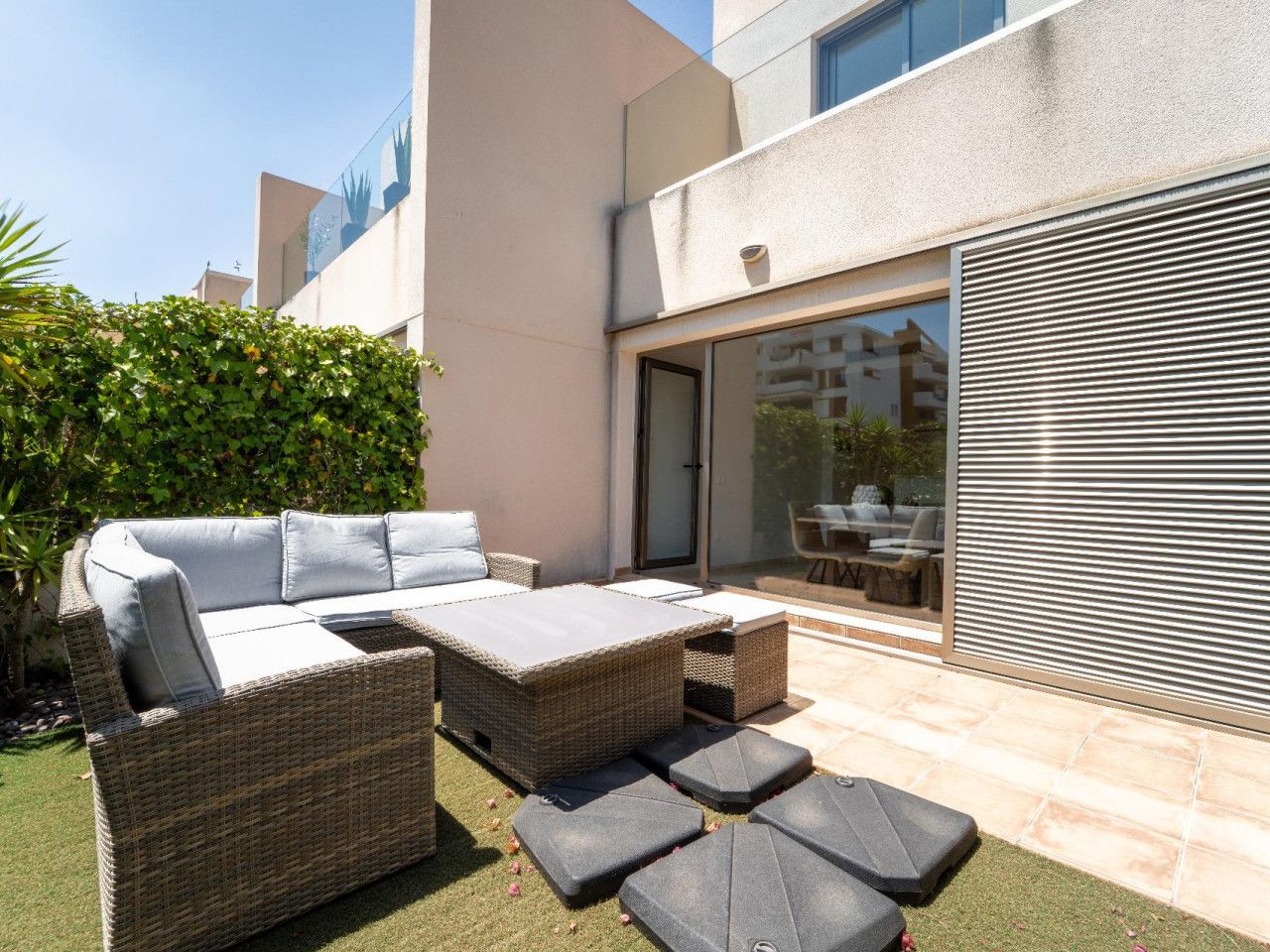Terrace of House or chalet for sale in Torrevieja  with Air Conditioner, Heating and Private garden