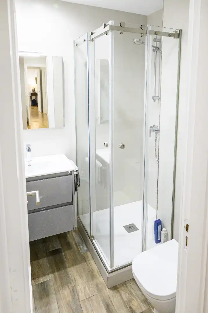 Badezimmer von Wohnung zum Verkauf in Pozuelo de Alarcón mit Klimaanlage, Heizung und Parkett