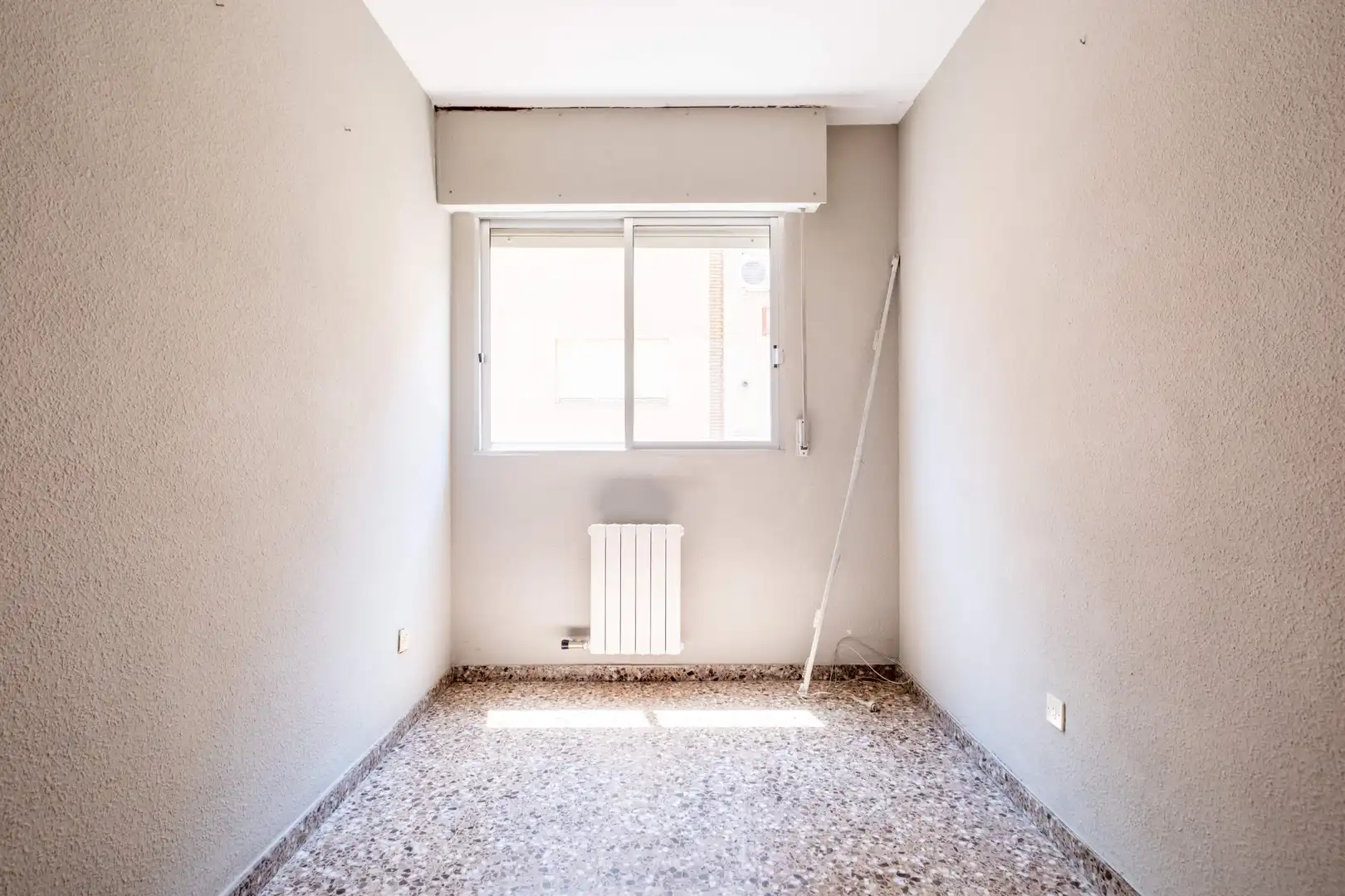 Schlafzimmer von Wohnung zum Verkauf in Zaragoza mit Klimaanlage, Heizung und Terrasse