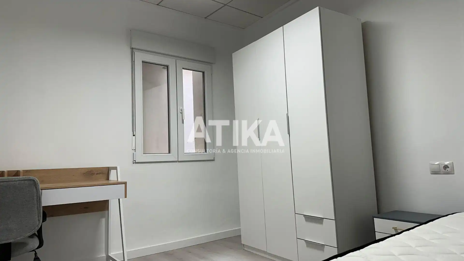 Bedroom of Flat for share in Ontinyent  with Air Conditioner and Balcony