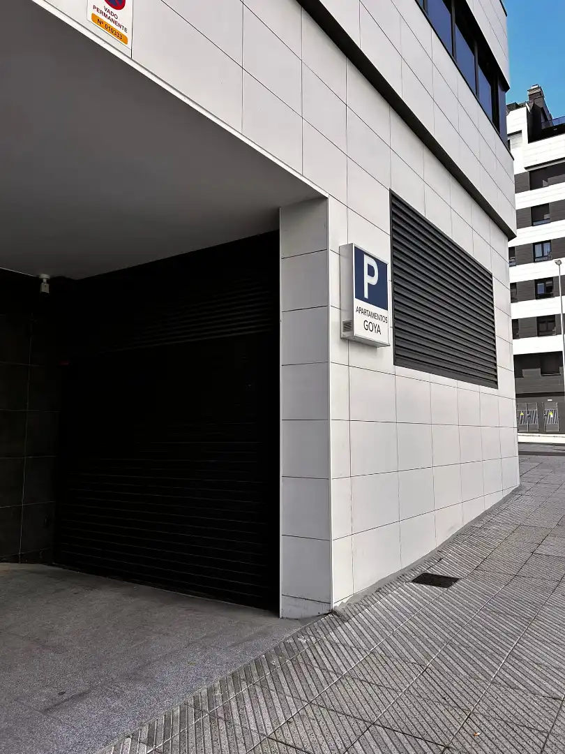 Aparcament de Garatge de lloguer en Oviedo 