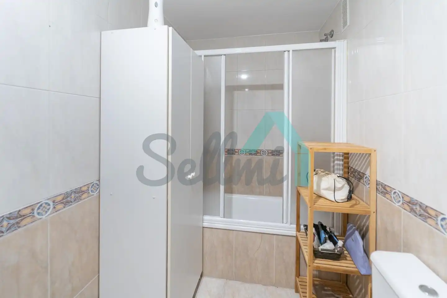 Bathroom of Flat for sale in Oviedo   with Heating, Parquet flooring and Terrace