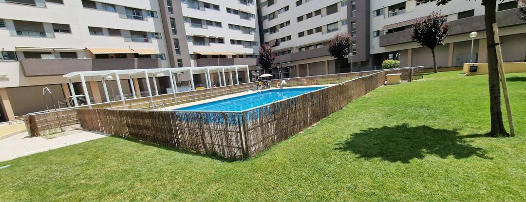 Swimming pool of Flat for rent in  Madrid Capital  with Air Conditioner, Heating and Terrace