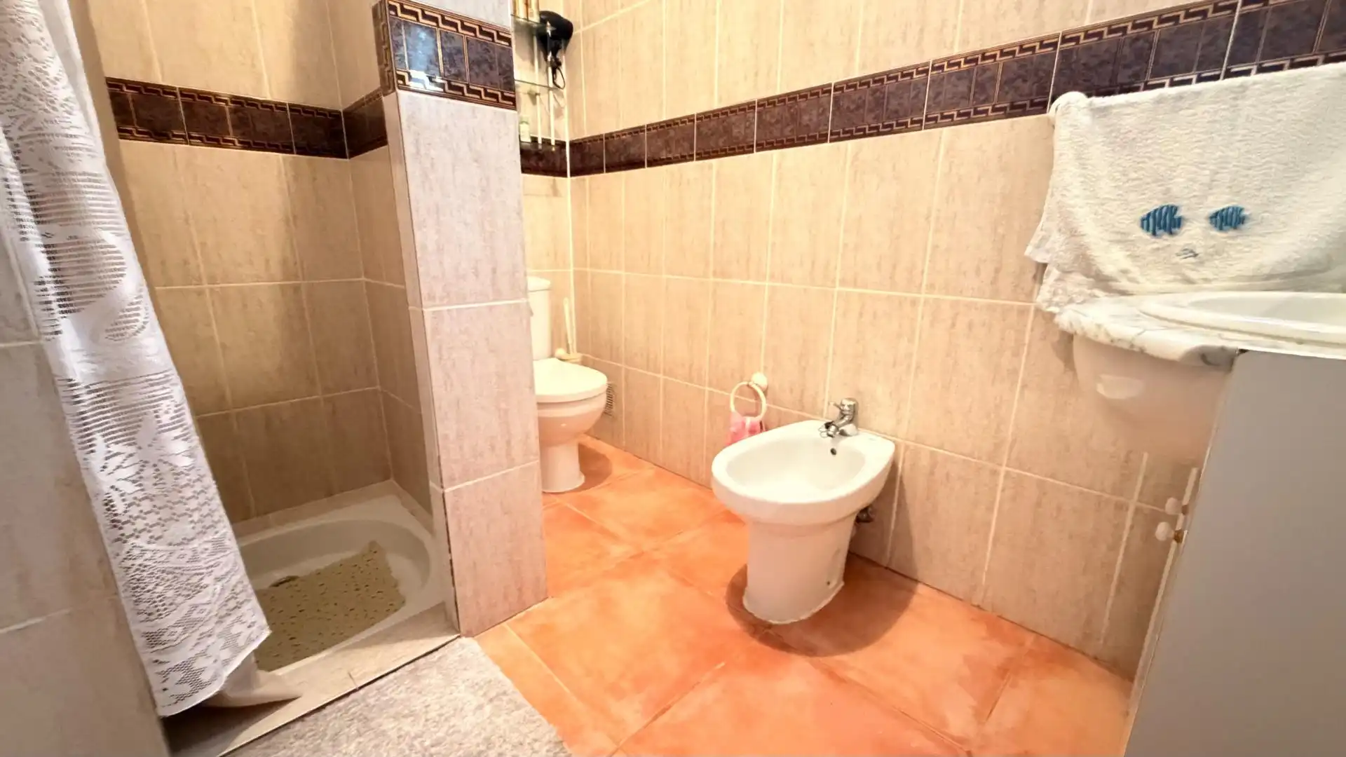 Bathroom of Houses for sale in Elche / Elx  with Heating, Private garden and Storage room