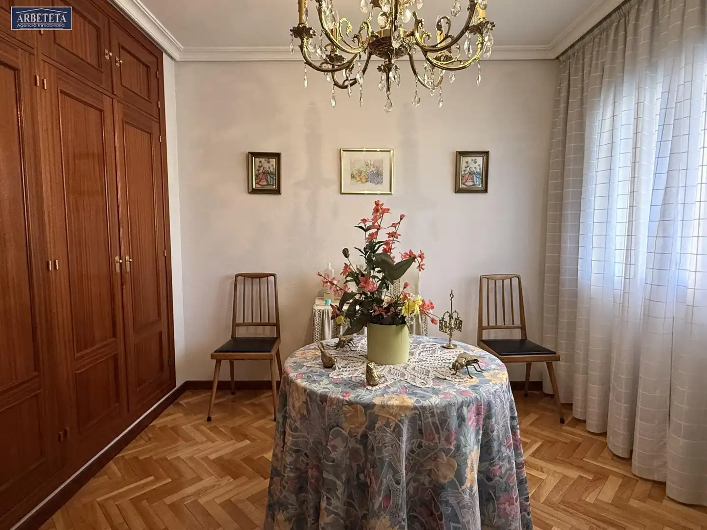 Esszimmer von Einfamilien-Reihenhaus zum Verkauf in Guadalajara mit Heizung, Parkett und Terrasse