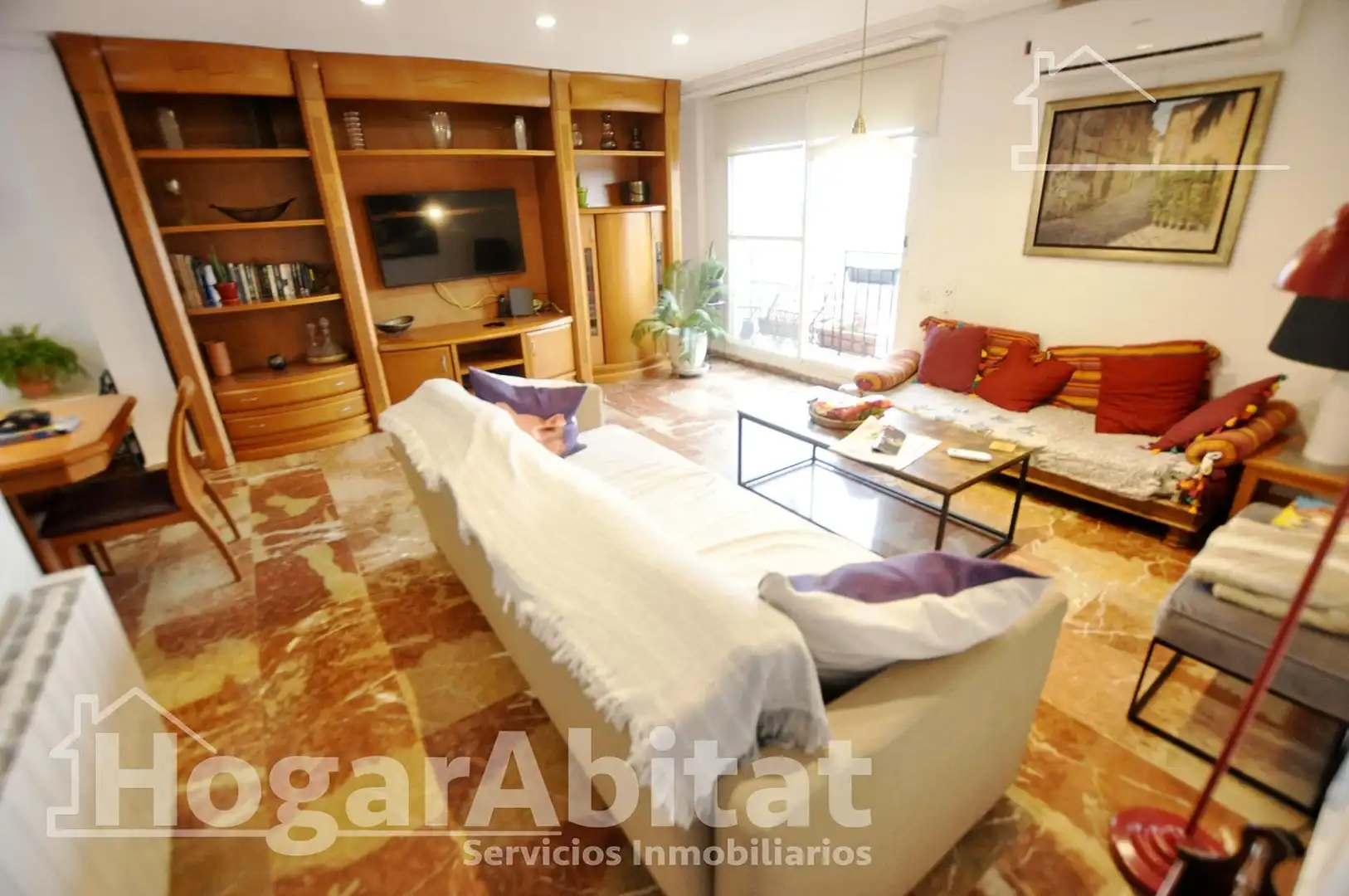 Living room of Flat for sale in Valencia  with Air Conditioner, Furnished and Balcony
