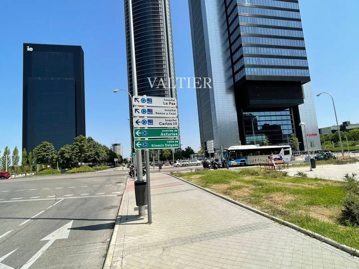 Exterior view of Attic for rent in Madrid  with Air Conditioner, Terrace and Furnished